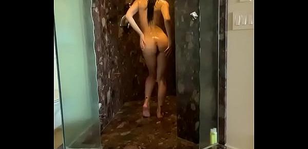  Girl Plays With Pussy In The Shower While No One Is Near